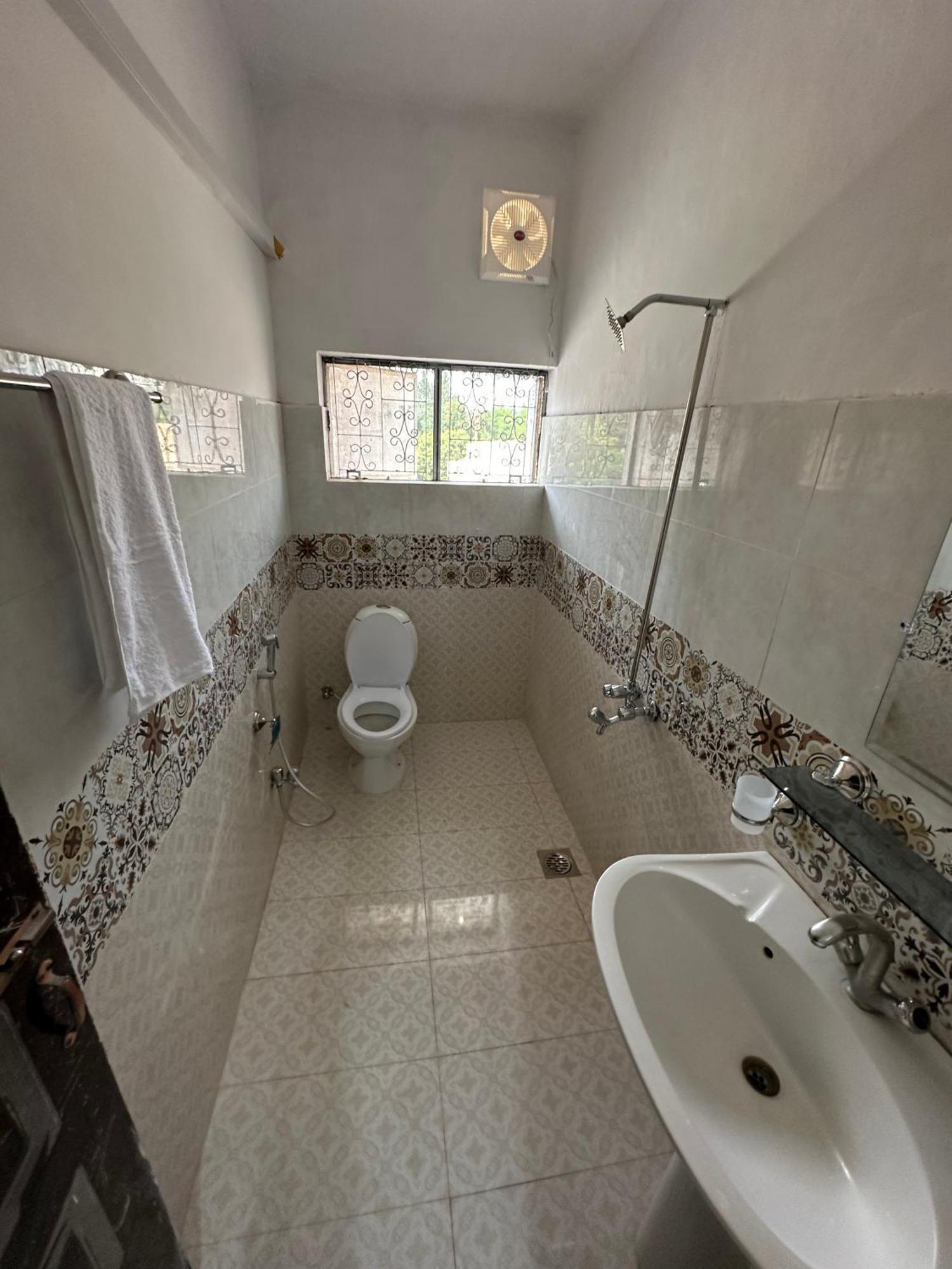 Decent Lodge Guest House Islamabad Exterior foto