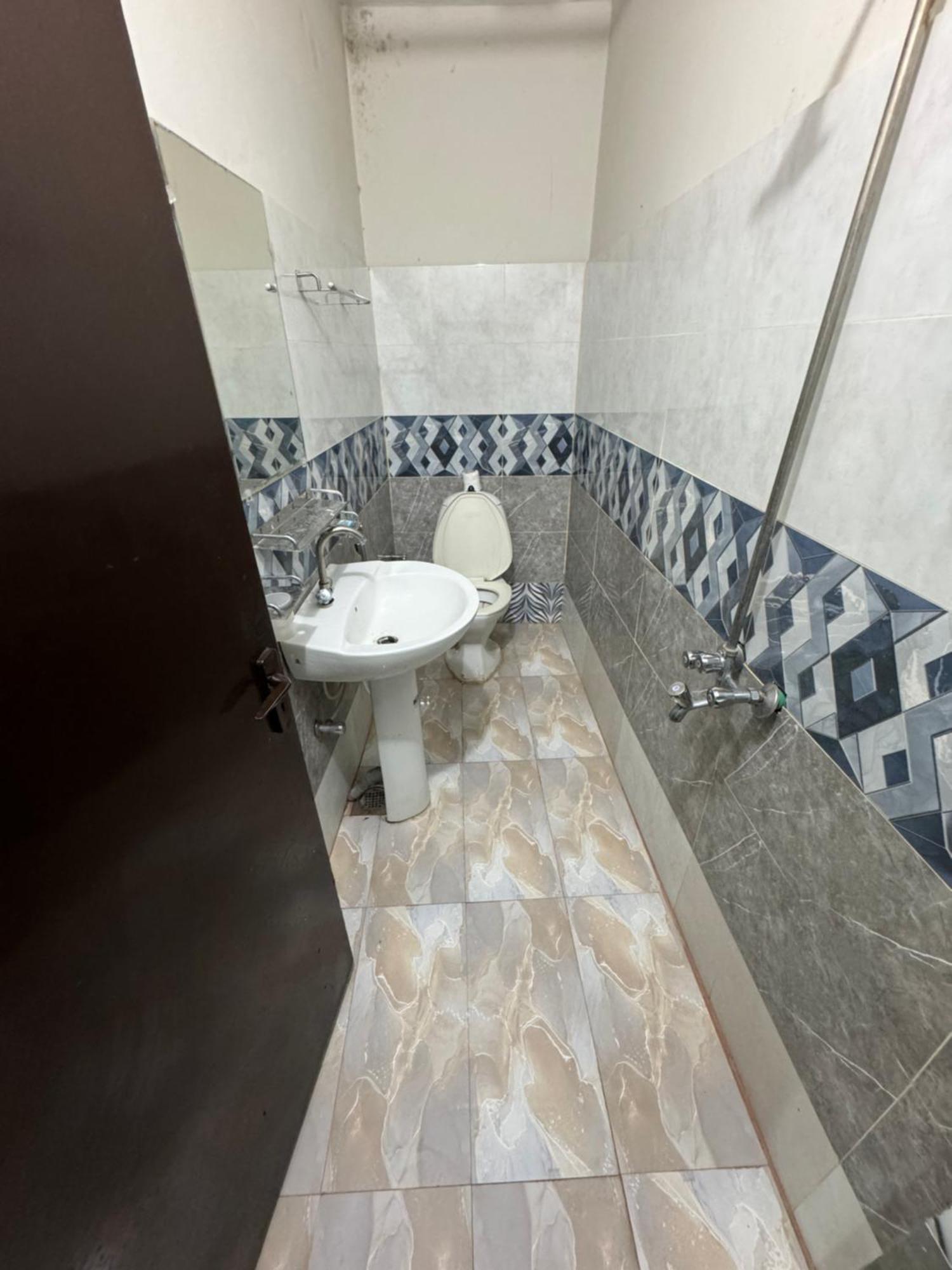 Decent Lodge Guest House Islamabad Exterior foto