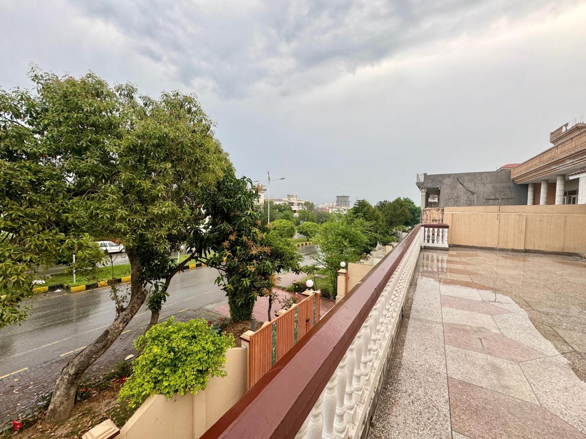 Decent Lodge Guest House Islamabad Exterior foto