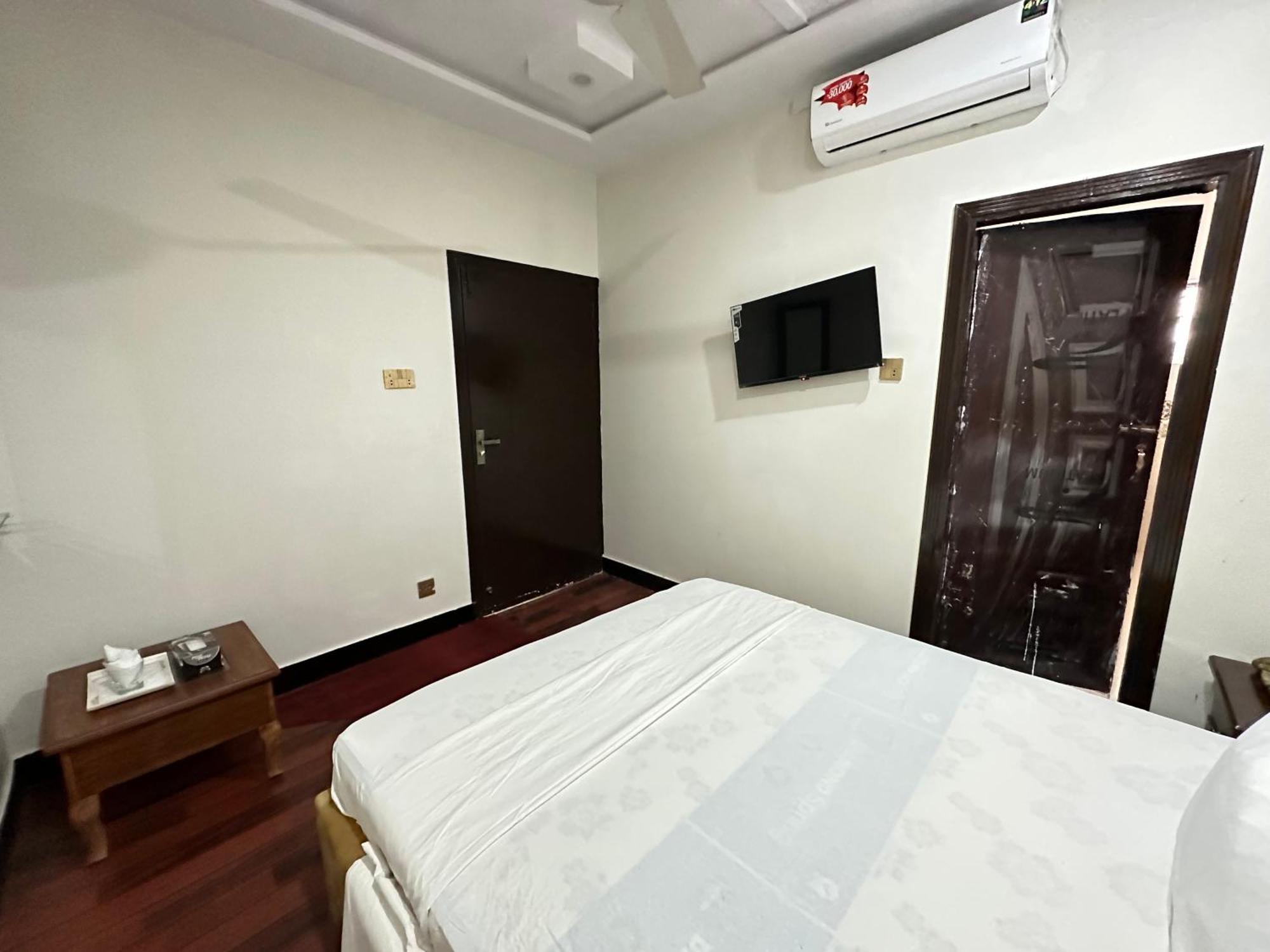 Decent Lodge Guest House Islamabad Exterior foto