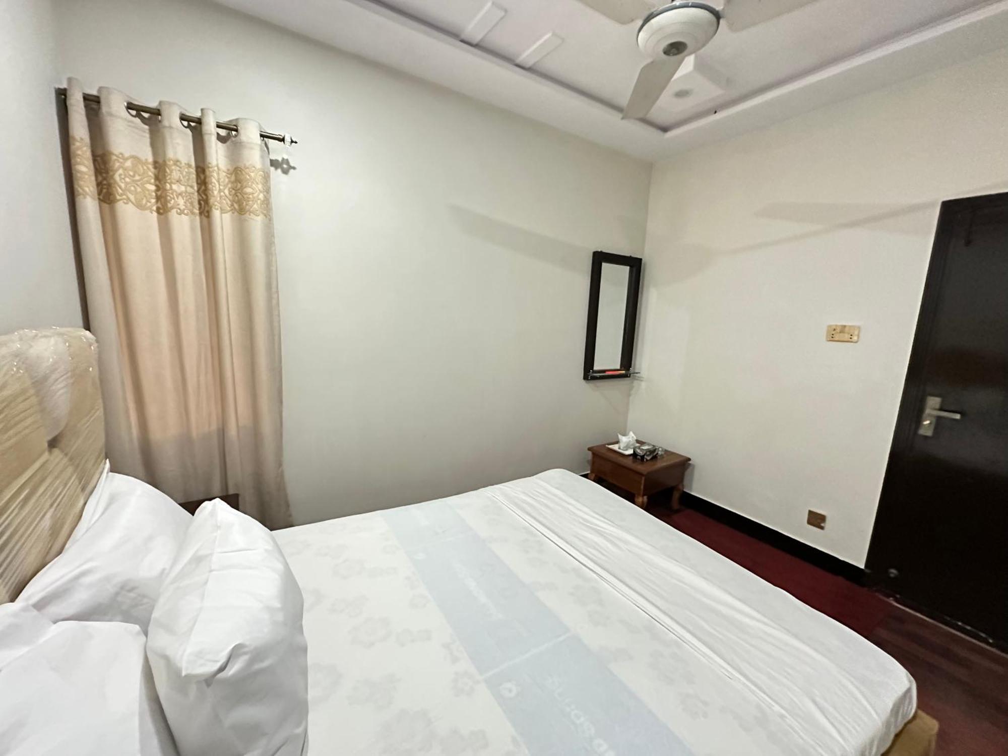Decent Lodge Guest House Islamabad Exterior foto